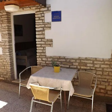 Danica アパート ウマグ